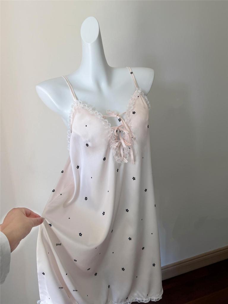Robe de nuit sexy en satin pour femmes rondes grande taille avec coussinets de poitrine – Style Douce Désir Pur