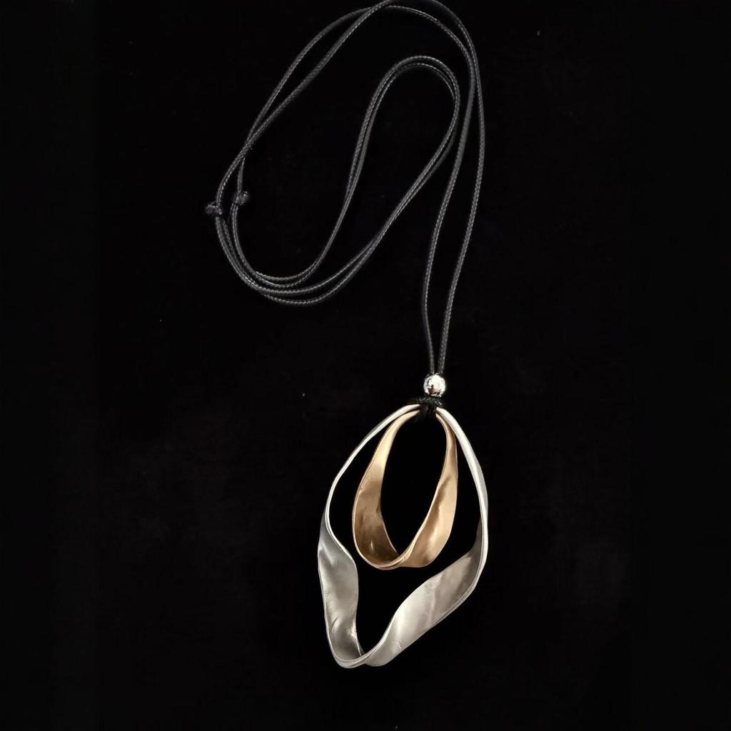 European-American Silver & Gold Double Ring Twist Pendant Necklace: Fashionable Long Sweater Style for Women