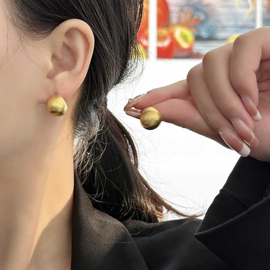 Medieval Style Round Matte Brushed S925 Silver Needle Stud Earrings, Light Luxury Design, Simple Temperament Earrings