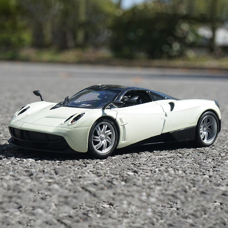 

WELLY 1:24 PAGANI HUAYRA Alloy Car Diecasts & Toy Vehicles Car Model Miniature Scale Model Car Toy For Children белый