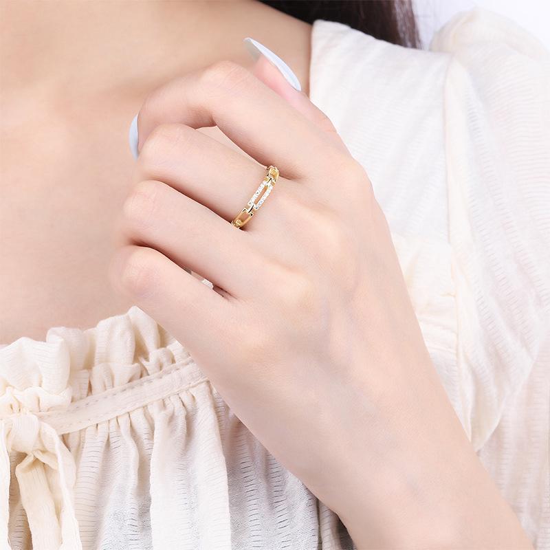 Pierścionek łańcuszkowy z motywem skrętu ze srebra próby S925 dla kobiet - Lekki luksus i moda