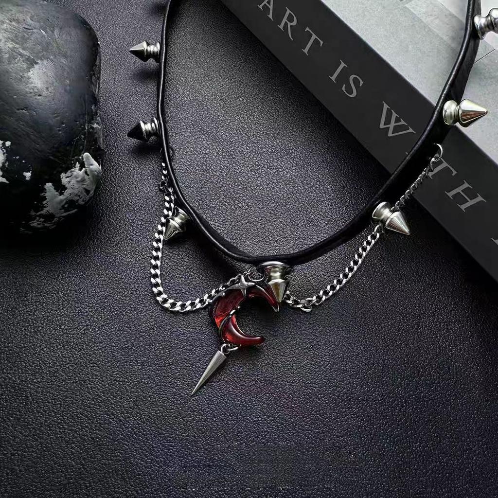 Goth Punk Nieten Roter Mond Metallkette Quaste Anhänger Halsband Choker Halsketten Für Frauen Männer Hip Hop Y2K Grunge Schmuck Accessoires