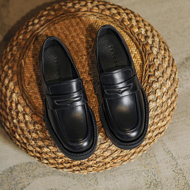 

Осенние ретро-туфли с круглым носком из черной кожи на толстом каблуке для женщин Size 38 чёрный