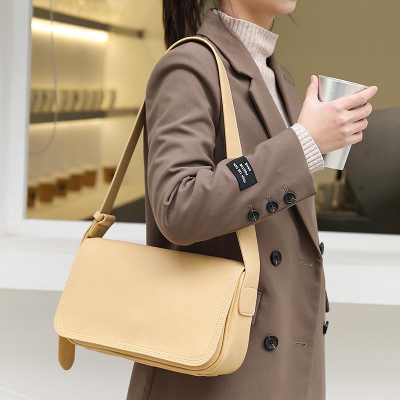 IELGY Корейская версия повседневной ретро-сумки почтальона простая мягкая кожаная модная сумка через плечо из искусственной кожи сумка-мессенджер жёлтый 3298₽