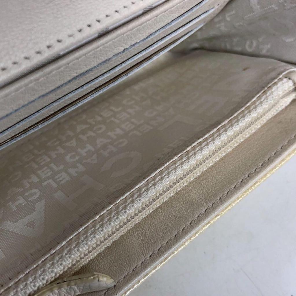 Used CHANEL Medium Wallet Coco Mark Bi-fold Wallet