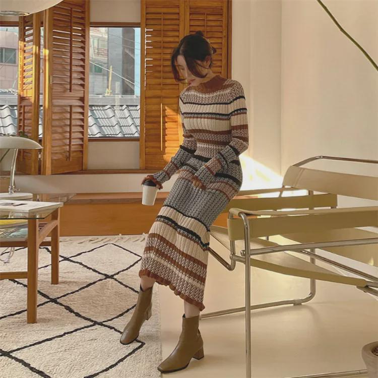 French Retro Style Striped Waist Long Knitted Dress for Autumn/Winter 2025
