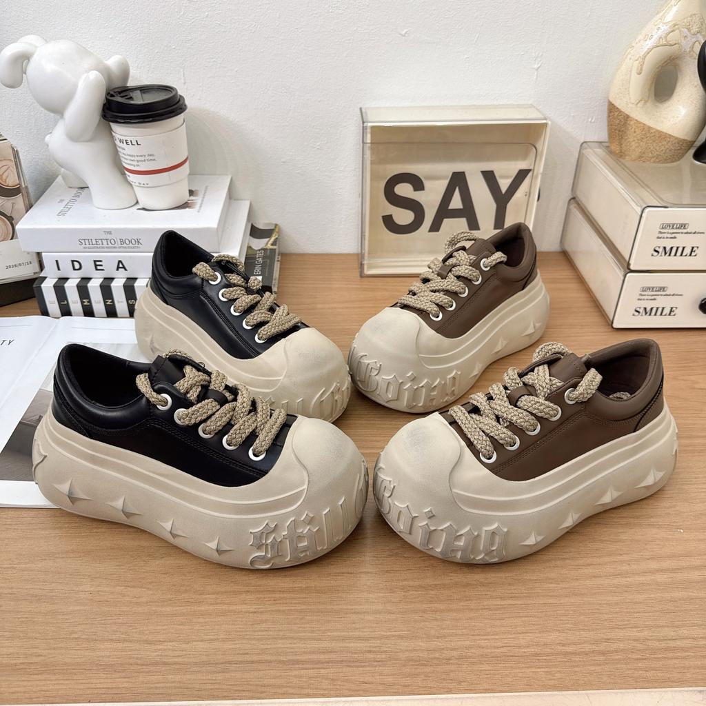 Korean version of platform muffin shoes women's 2025 autumn new lace-up old dirty shoes small height increase casual board shoes
