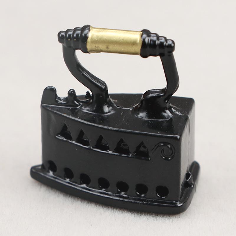 1:12 Dollhouse Mini Sewing Accessories - Black Retro Iron