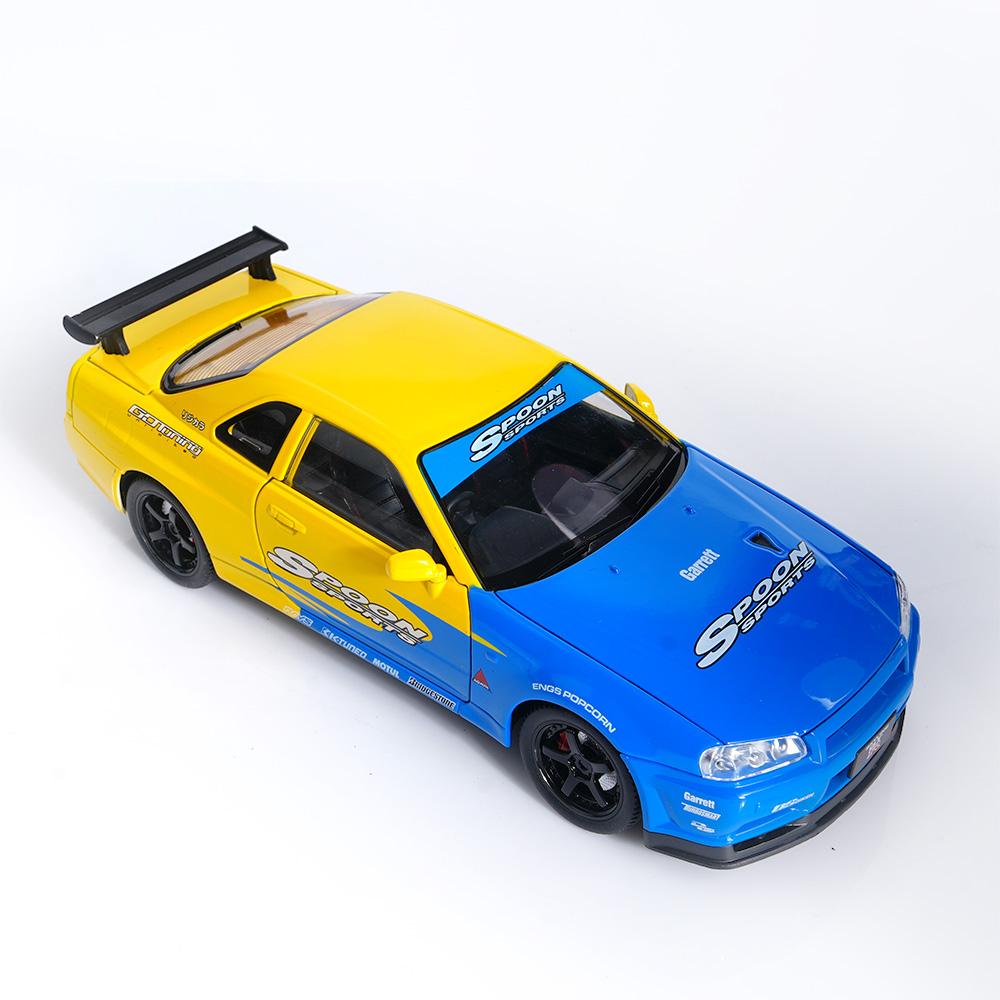 Classic yellow blue limited edition sports car 1:24 model toy car, car enthusiast collectible, ideal gift for boys birthdays