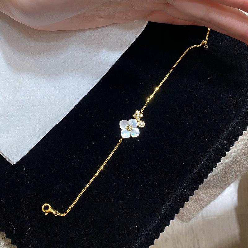 Zircon Fritillary Flower Pendant Bracelet Fashion Exquisite Bracelet Niche Temperament High-end Jewelry Women