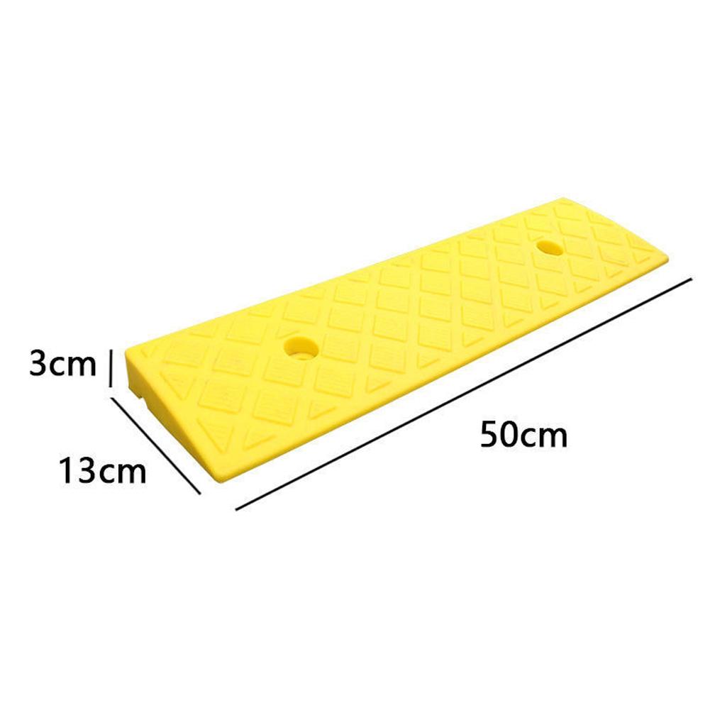 Plastisk kantsteinrampe 30mm for biler rullestoler med sklisikker stabilitet