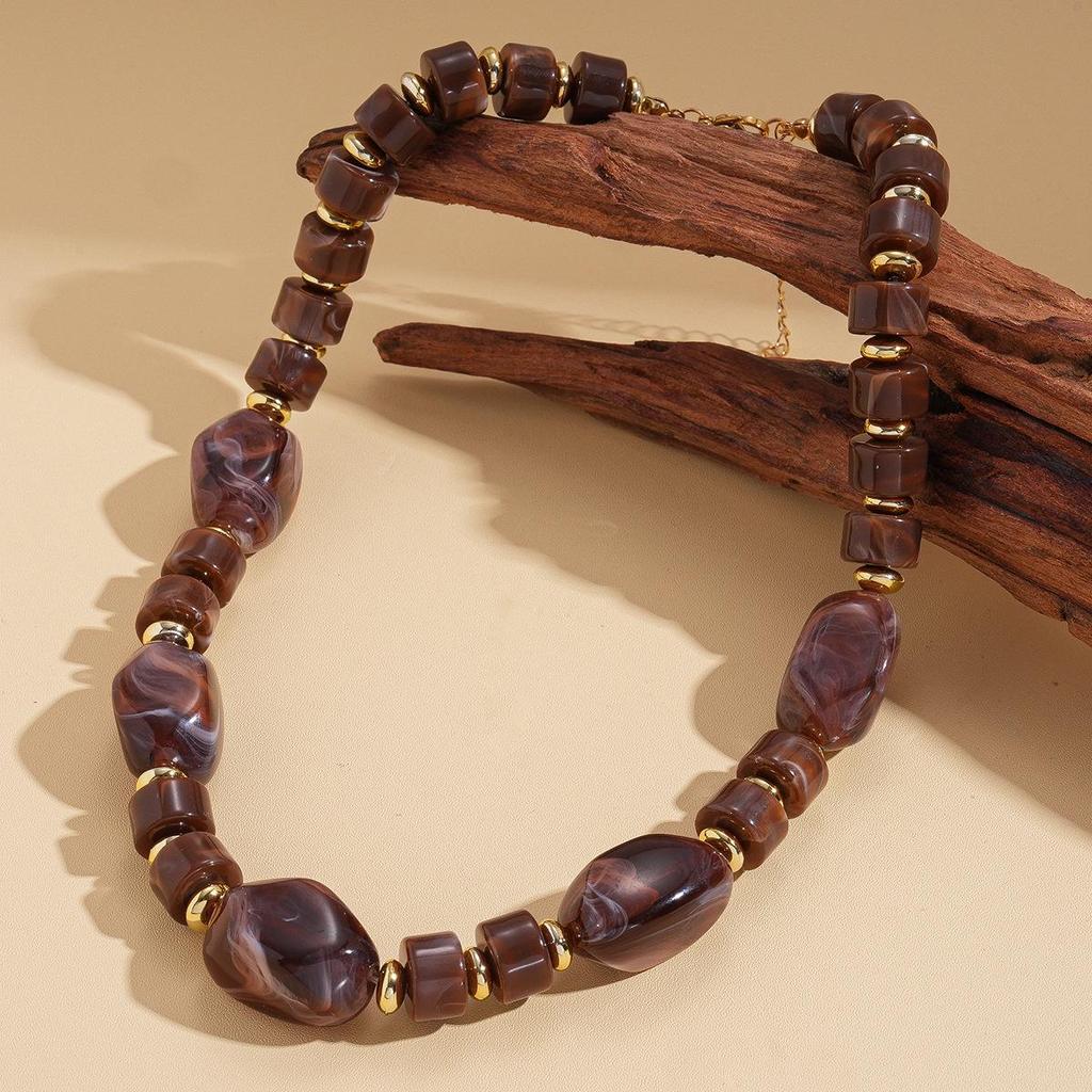 Elegant Acrylic Glass Beaded Pearl Necklace for Women – Versatile and Sophisticated Accessory