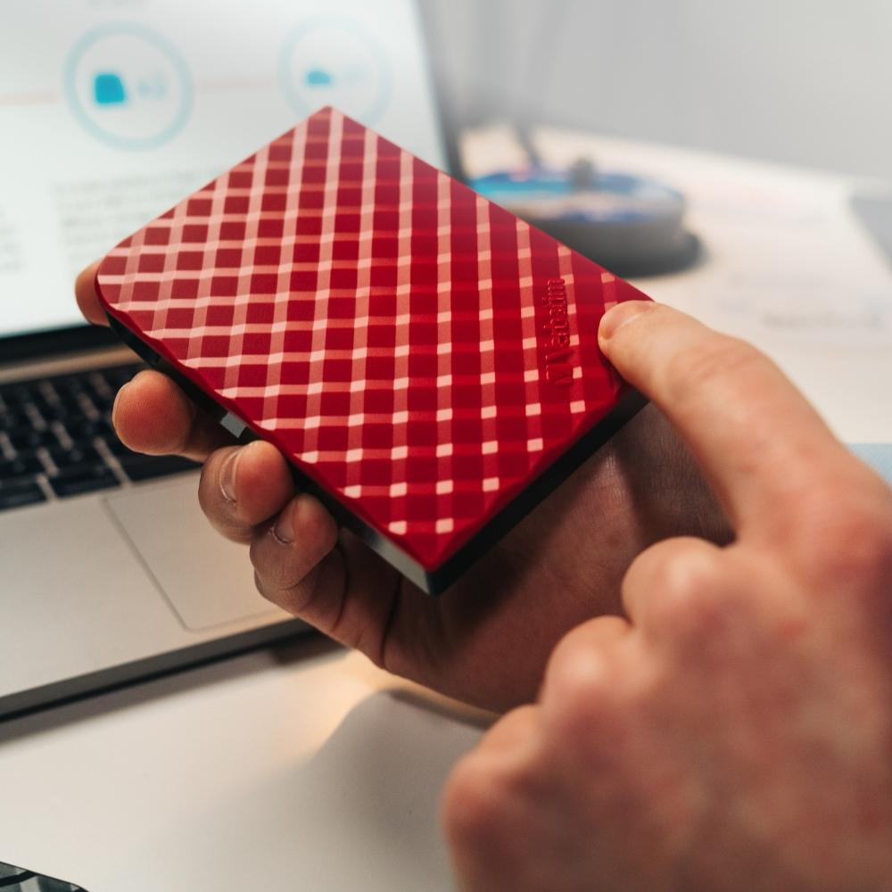 Dysk Zewnętrzny Verbatim Store N Go Usb  3.0 Hdd 1Tb Czerwony 53203