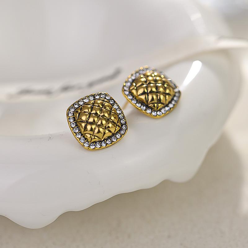 

Элегантные серьги-пусеты с клевером, аргайлом и бриллиантами: Роскошный, высококлассный дизайн «Серебряные иглы» для женщин