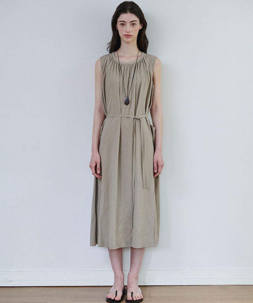 MALOUPE 7107 Crinkle Sleeveless Long Dress (Beige)