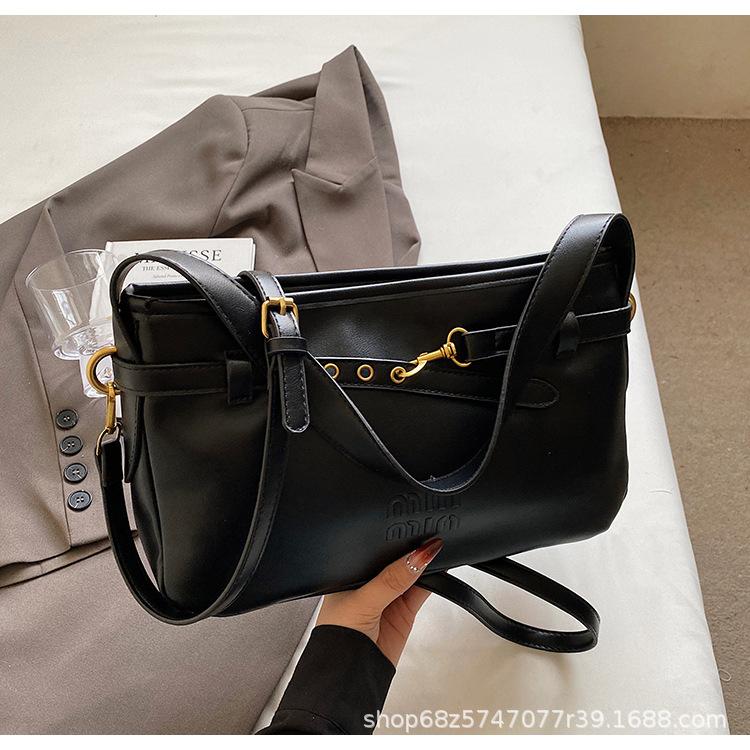 

Premium sense medieval underarm bag women s 2025 new fashion light luxury commuter messenger bag shoulder bag large capacity чорний