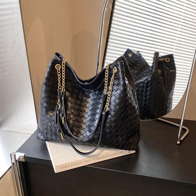 Korean Version of Retro Casual Work Commute Large-capacity Bag Women's 2025 New Woven Tote Bag Versatile Shoulder Bag