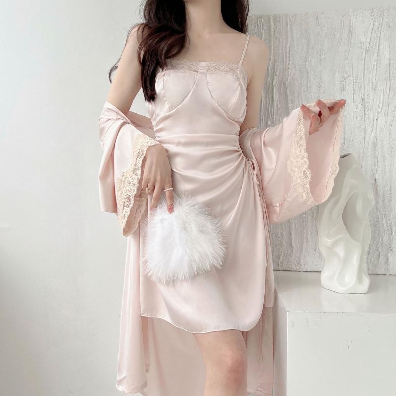 

2025 Летний Женский Сексуальный Атласный Ночной Комплект из Двух Предметов: Ночная Сорочка с Открытой Спиной и Халат Large