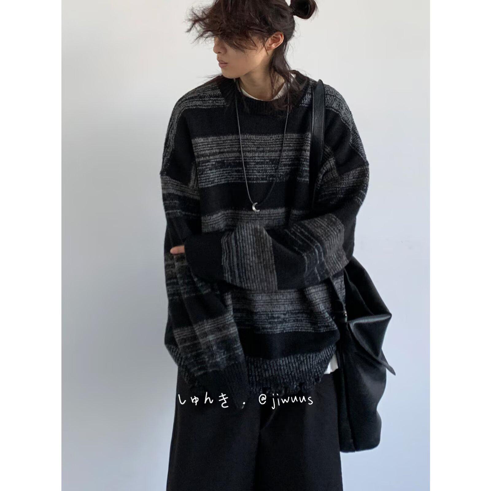 Men s Cozy Plaid Retro Pullover - Warm, Loose Fit, Trendy Winter Wear Medium