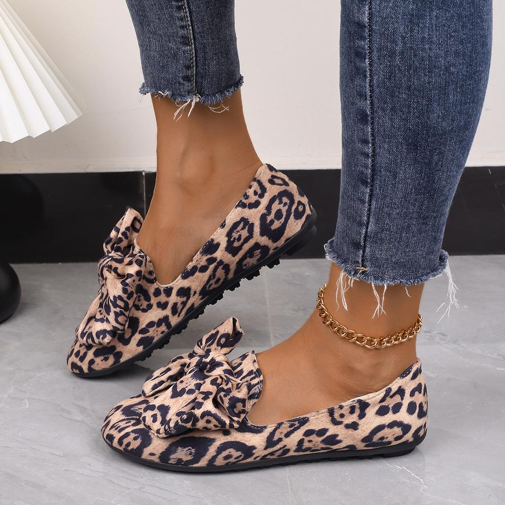 Ethnic Style Leopard Print Single Shoes Women's Design Sense Niche Flat Bottom Pointed Boat Shoes Large Size Ladyshoes Tide Shoes 2025 Autumn New