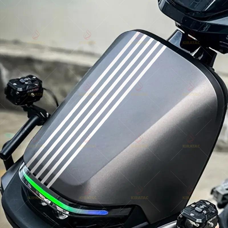 1ks Samolepky na motocyklovou helmu pro palivovou nádrž, kapotáž, blatník motocyklu, čelní sklo, dveře auta, karoserii skútru, voděodolné vinylové obtisky