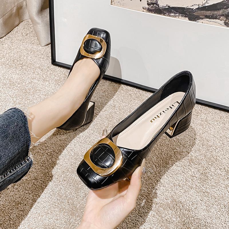 

New Women Shoes Fashion Pumps Leather High Heels Shoes Round Metal Decoration Dress Shoes Big Size 43 чорний
