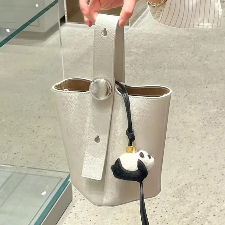 2025 New Bag Women's Pebble Bucket Bucket Bag Imported Leather One Shoulder Crossbody Portable Large Capacity