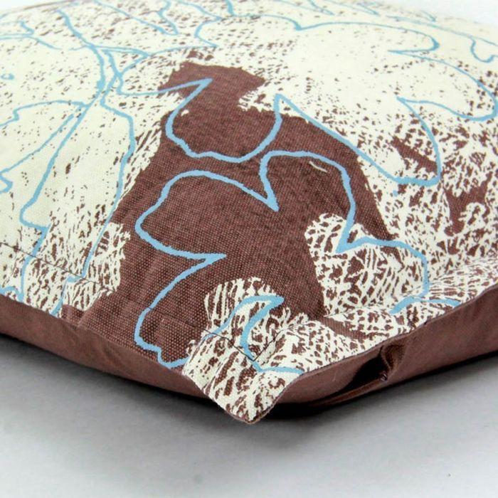 Coussin en coton déhoussable imprimé fleurs feuilles marron 38x38