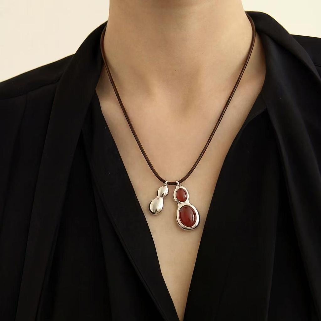 Retro Beaded Peanut Pendant Necklace - Simple, Stylish, Versatile Sweater Chain
