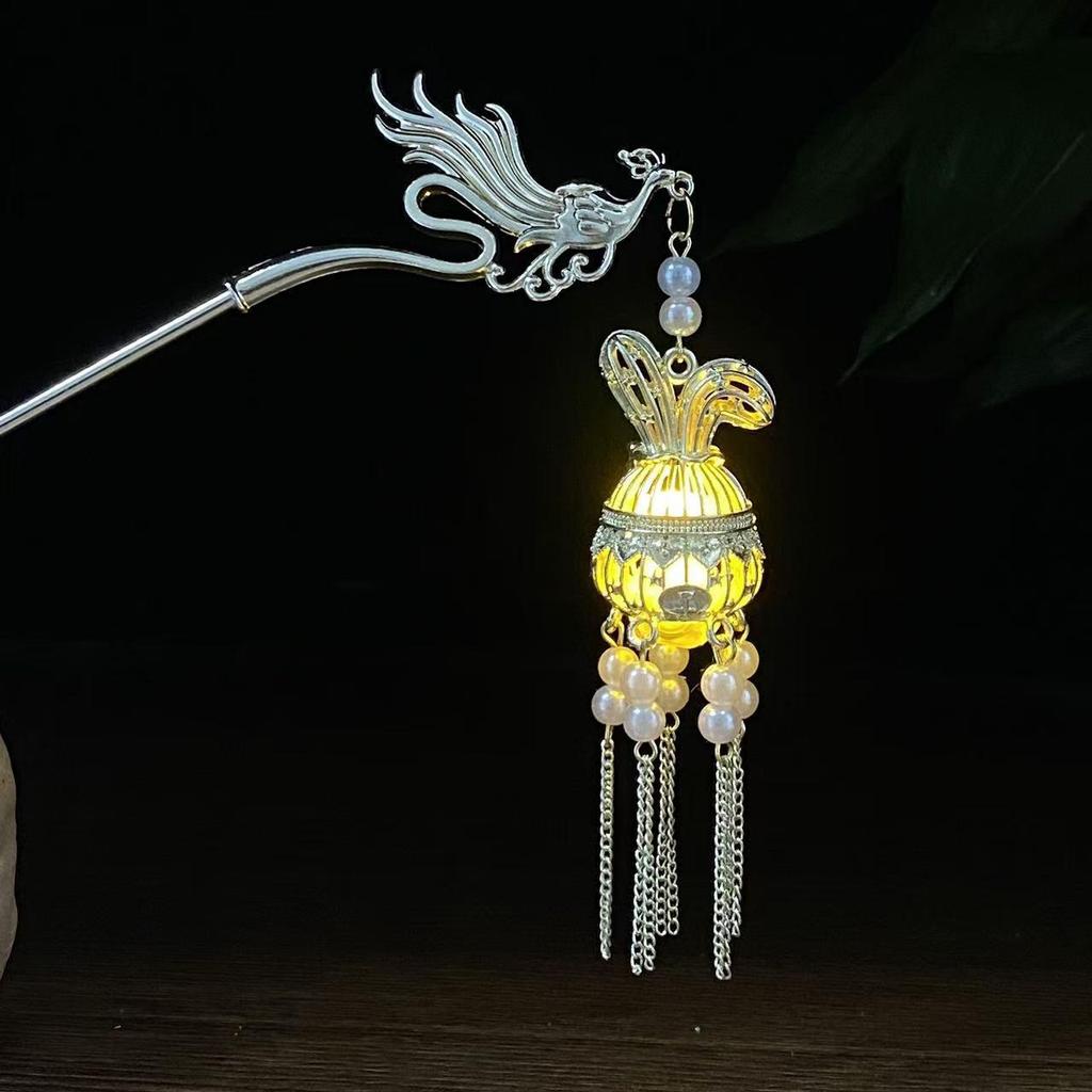 Ancient Style Luminous Hairpin: High-End Alloy Lantern Design for Hanfu Skirts
