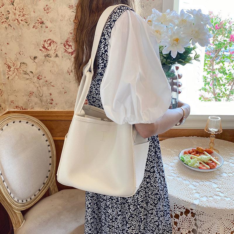 Summer New Commuter Bag Fashionable, Simple and Casual Trendy Large-capacity Shoulder Bag Portable Mother and Child Bag
