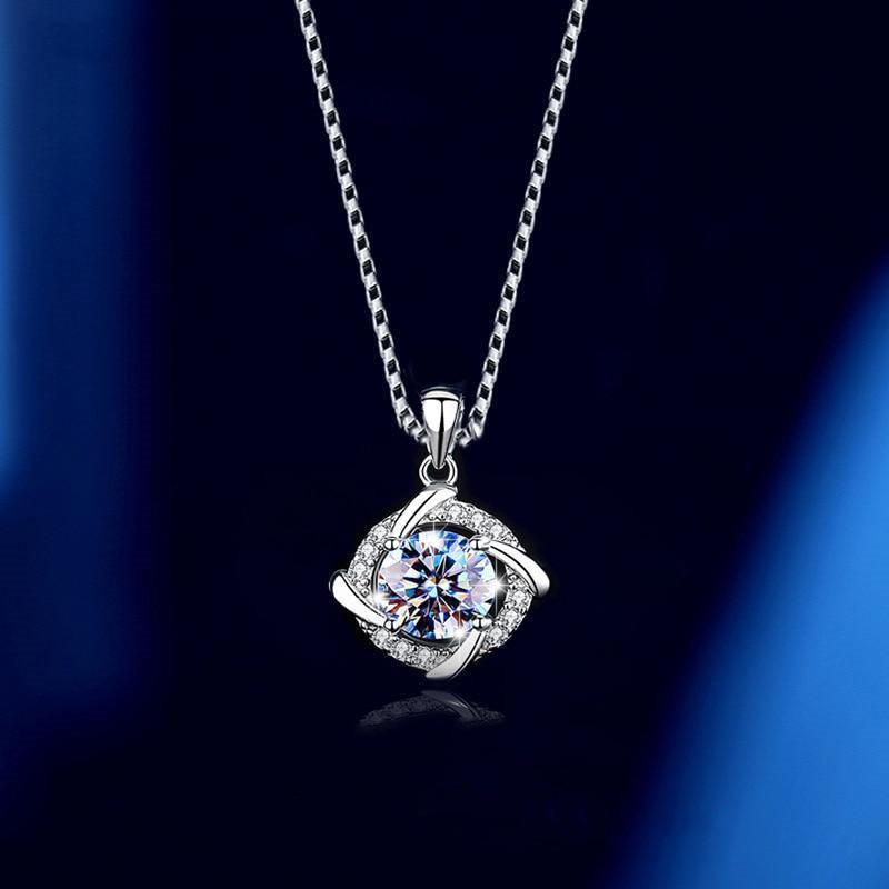 Ladies  silver circular cut synthetic zircon pendant necklace, elegant necklace, suitable for daily and banquet wear, birthday gift