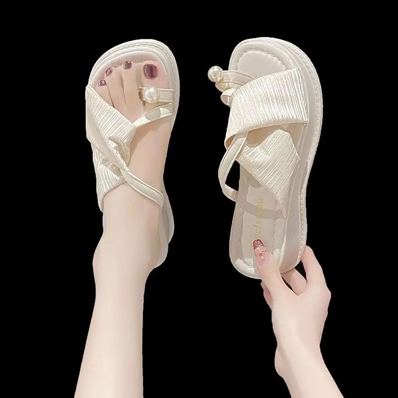 Fashion Open Toe Thick Shoes Chic Elegant Women's Slippers and Ladies Sandals Small Size Summer 2025 Slides Clappers Slip-resistant Shoe