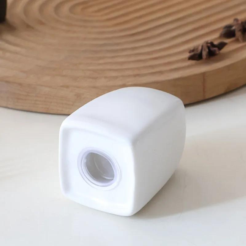 Japanese Simple Black White Ceramics Seasoning Bottle Set Porcelain Pepper Shaker Salt Spice Tank Home Kitchen Supplies
