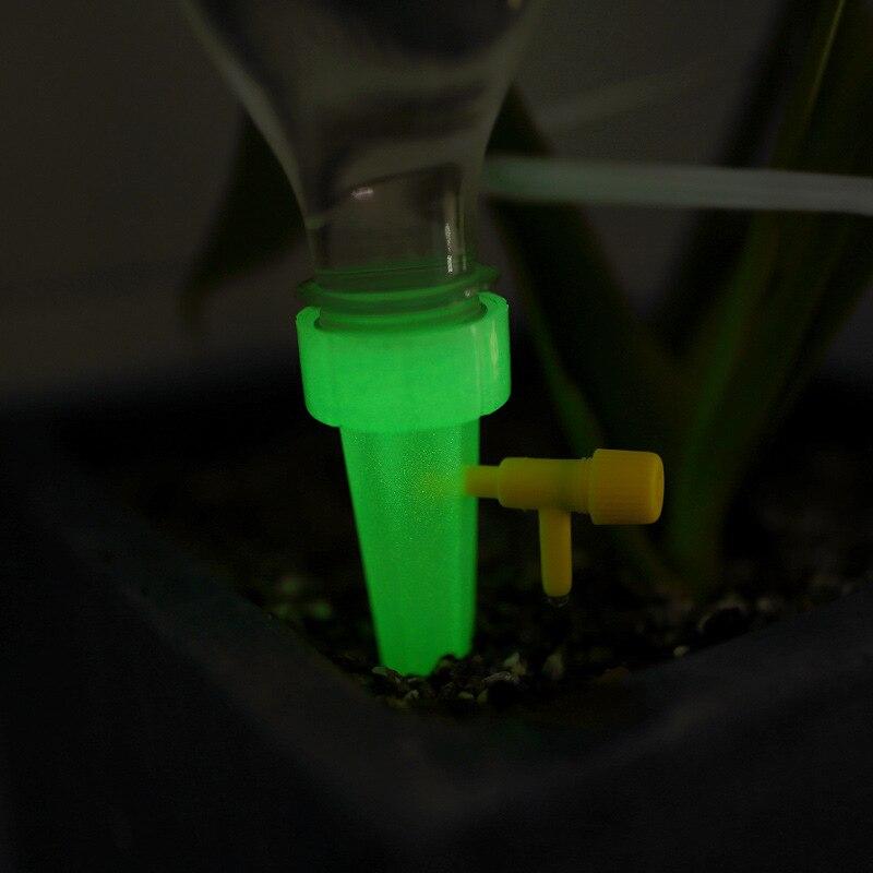 Automatyczne narzędzie do nawadniania Regulowane kolce kroplownika przepływu wody Roślina kwiatowa Artykuły ogrodowe Przydatne urządzenie do samodzielnego podlewania