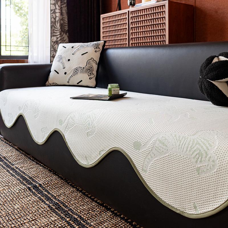 

Подушка для дивана из ледяного шелка особой формы, летняя прохлада, новинка лета 2025, коврик для дивана, подушка для сиденья, нескользящий чехол, высокое качество 30 * 50cm Waist Pillowcase