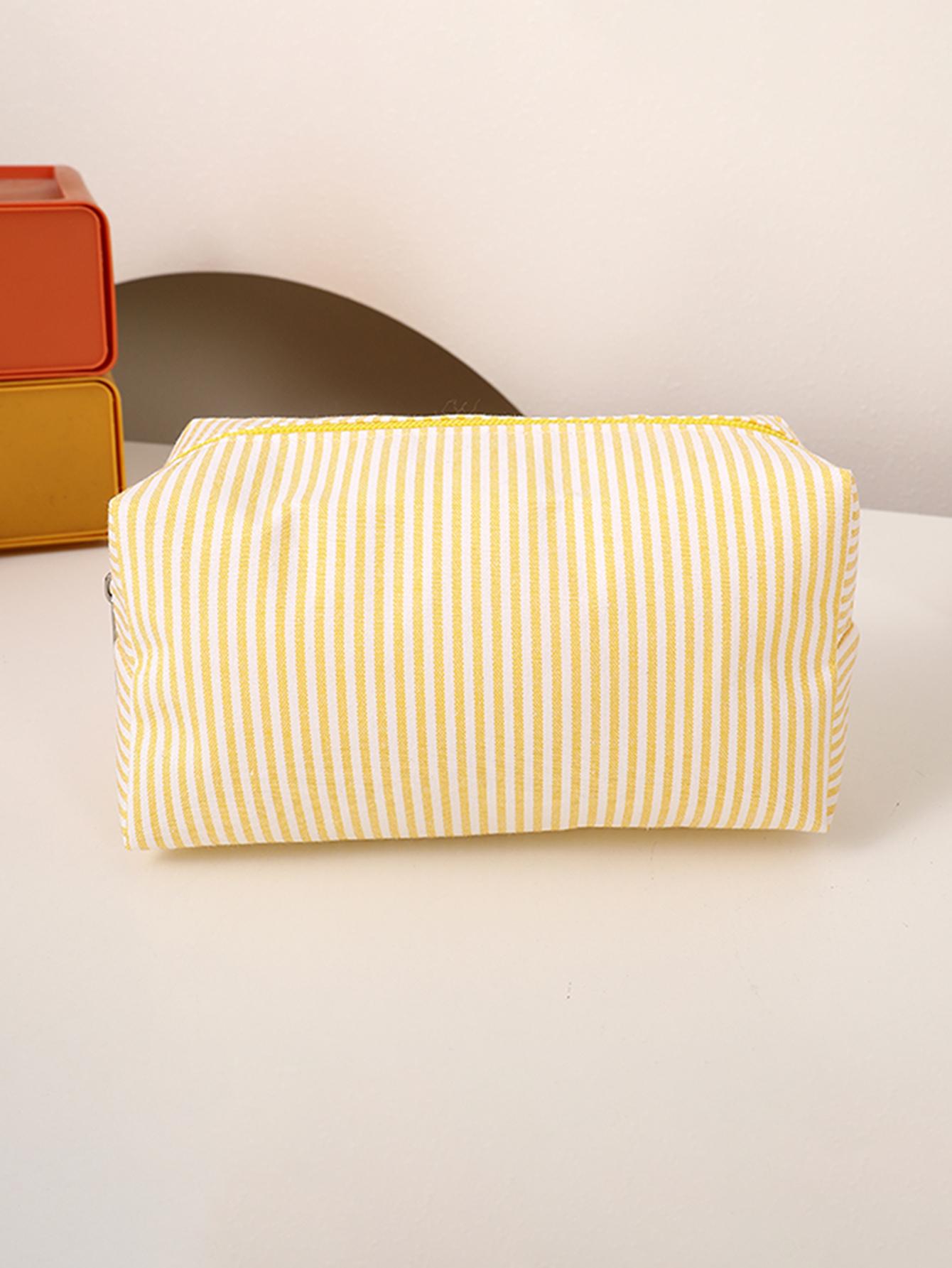 

Retro large-capacity pencil case, used for storing student stationery and desk items, portable school supplies gift for friends