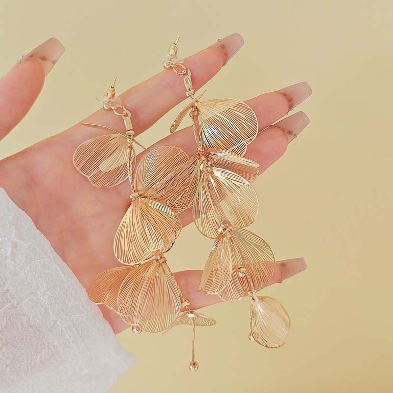 Fashion Long Tassel Petal Drop Earrings for Women Luxury Metal Crystal Hollow Flower Temperament Earrings Wedding Zircon Gifts