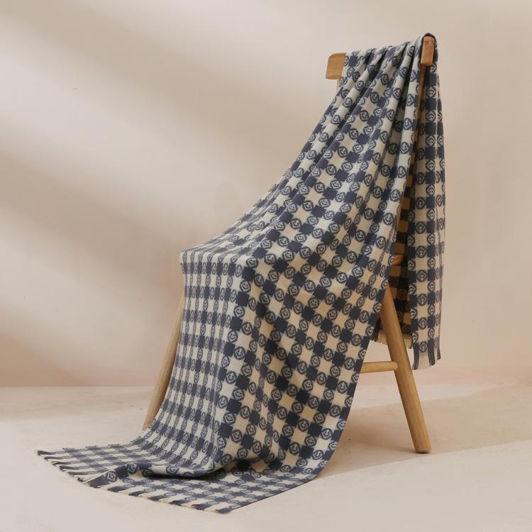 

2024 Осень и зима Новый утолщенный и удлиненный кашемировый шарф универсальный теплый шарф для защиты шеи двухсторонний шарф шаль для женщин и мужчин 190*65cm