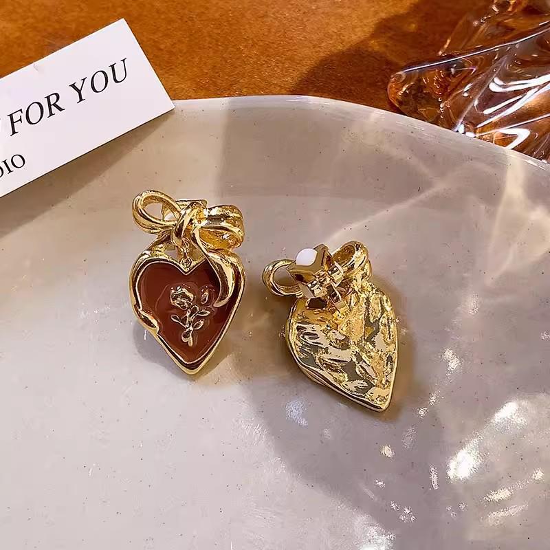 Amber Coffee French Retro Luxury Earrings - Women's Elegant Studs with Niche Design