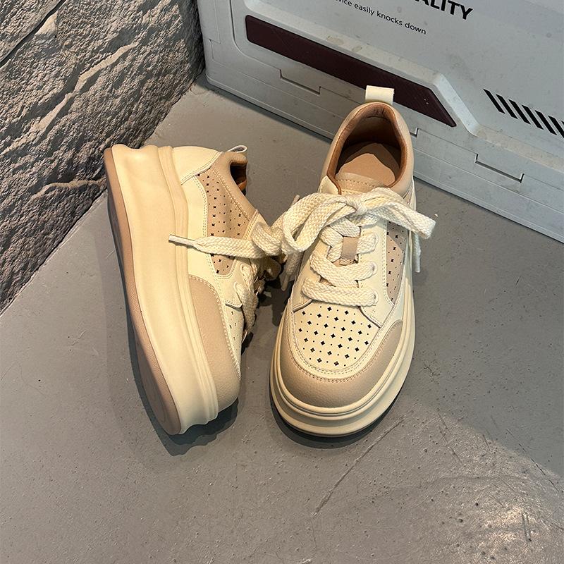 Plattform-Weißschuhe Damen Frühling und Sommer Neu Vielseitig Bequem Höhensteigerung Lässig Sportliche Board-Schuhe Kleine Brot-Schuhe