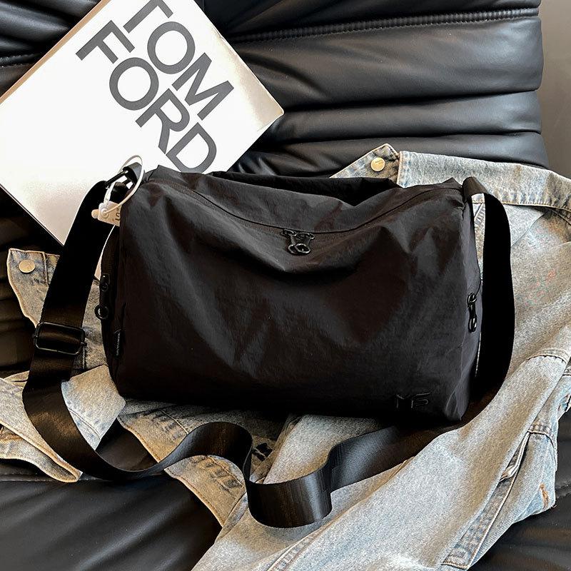 Niche Casual Lightweight Nylon Cloth Large-capacity Shoulder Bag Women's Fashion Solid Color Commuter Travel Versatile Messenger Bag
