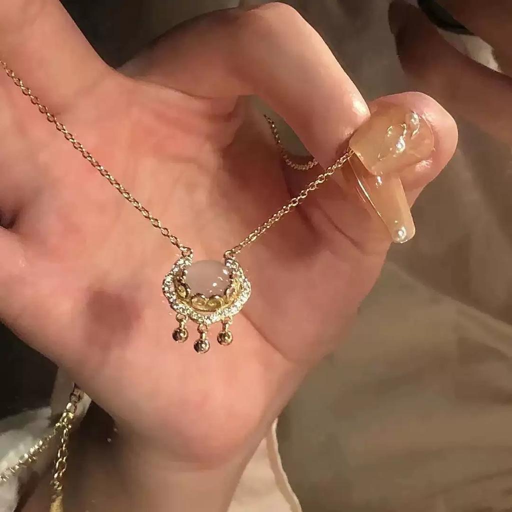 Halskette Wohlfahrt Lotus Chinesischer Schmetterling Ping An ins Studenten-Halskette Einfach Freundin