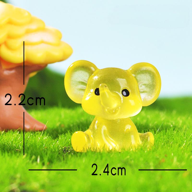 

Мікро-ландшафтні Креативні Маленькі Прикраси, Мультяшні Ляльки, Вироби з смоли, Ландшафтний дизайн, Прикраси Слони, що світяться в темряві, Настільні прикраси жовтий