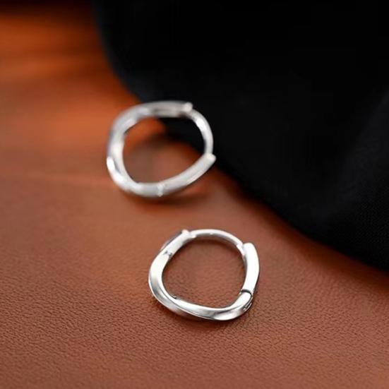 1 Pair Women Earrings No-Blocking Ear Buckle Stable Fit Twist Earrings Circle Design Mirror Polished Hoop