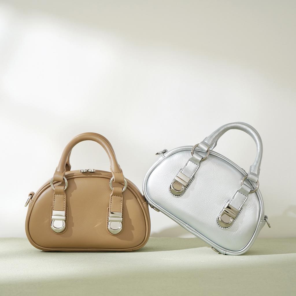 The Leather Steamed Bun Bag with A High-end Locking Bowling Bag and A Retro Single-shoulder Crossbody Mini Handbag