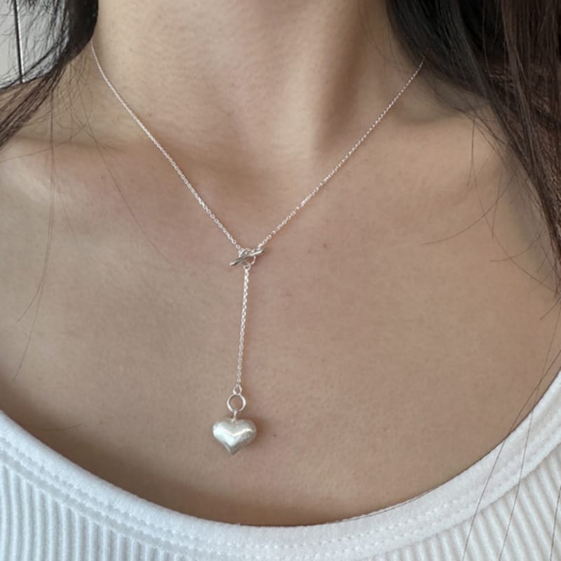 Unsichtbare Collage OT HERZKETTE