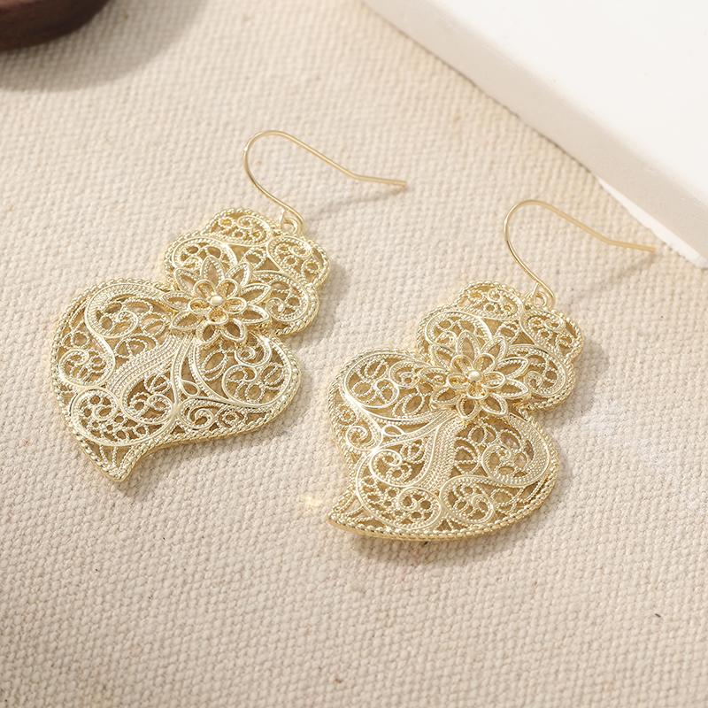 Baroque Hollow Geometric Dangle Earrings for Women Golden Plated Gorgeous Style Jewelry Bohemian Pendant Earrings Banquet Gifts