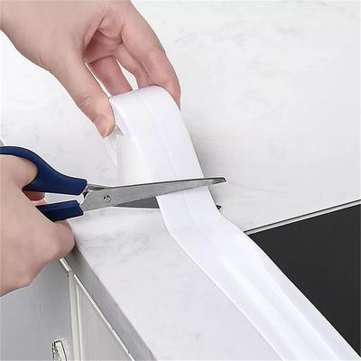 Samolepicí vodotěsná PVC páska do koupelny a kuchyně v bílé barvě, 3,2 m x 38 mm, pro utěsnění sprchových koutů, umyvadel a van