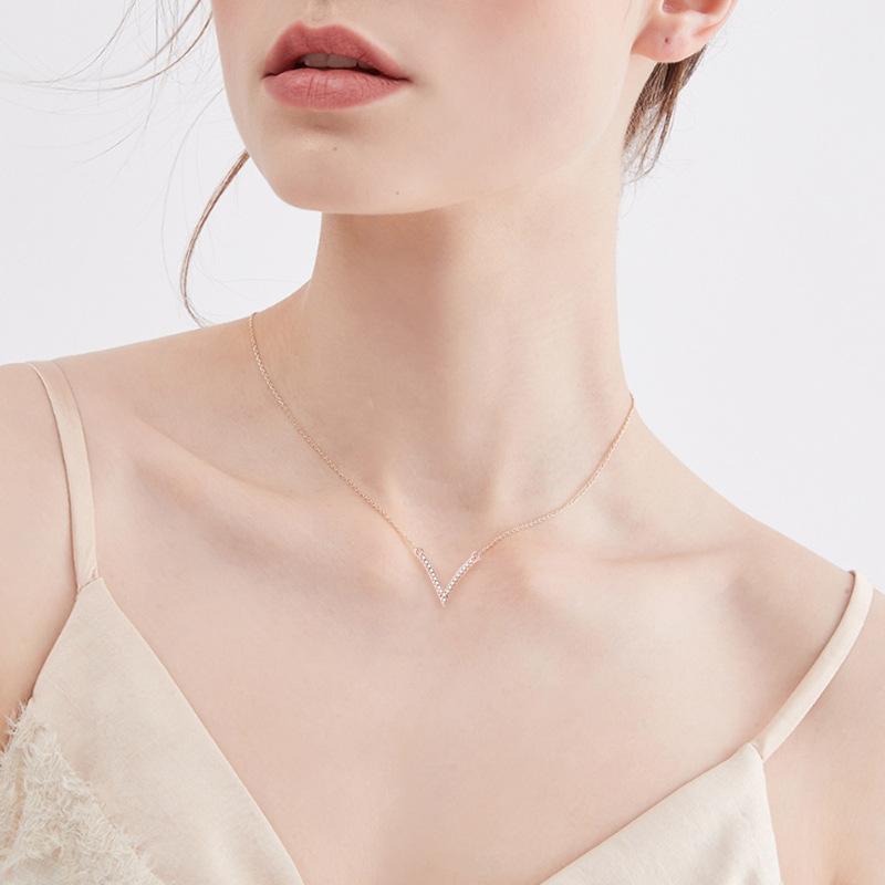 Letter V-shaped Necklace Clavicle Chain Simple High-end Sense Diamond-inlaid Sweater Chain New Accessories for Women
